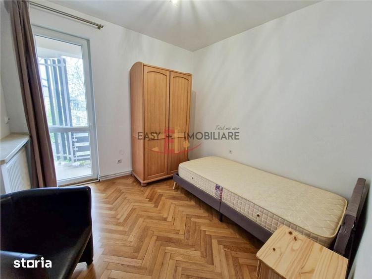 Apartament cu 4 camere decomandat în Central