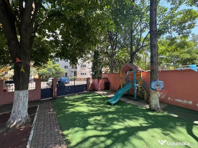 Casă cu 9 camere cu Teren 800 Mp în Timpuri Noi