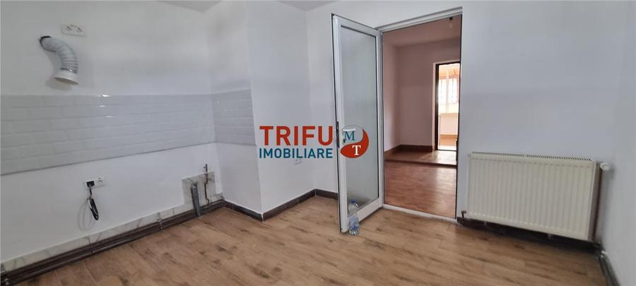 Casă individuală cu 4 camere cu Garaj în Micești