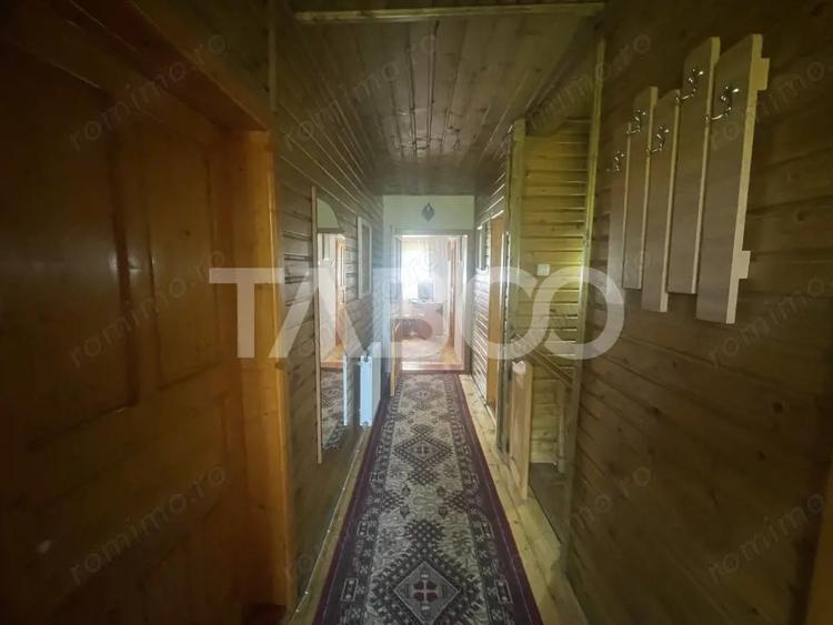 Casă cu 6 camere cu Teren 1030 Mp în Vale