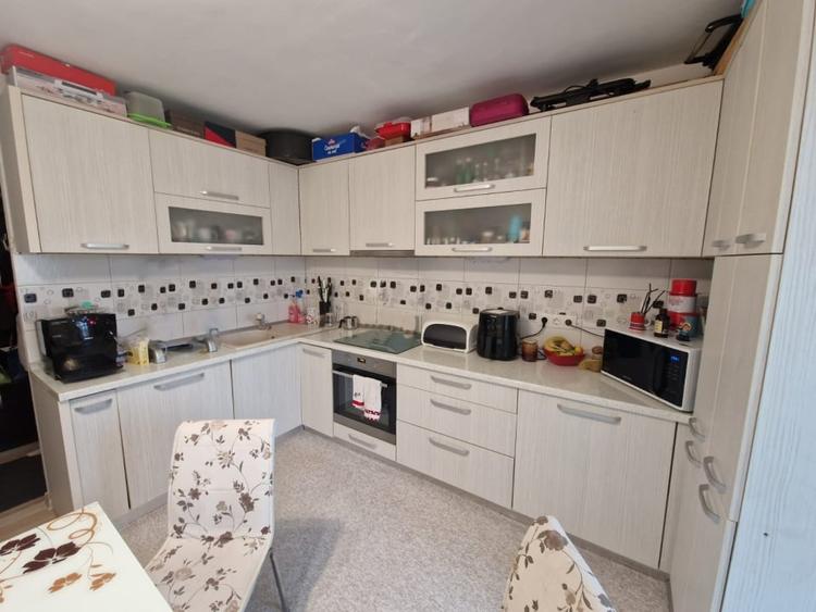 Apartament cu 2 camere decomandat, mobilat în Hotvon