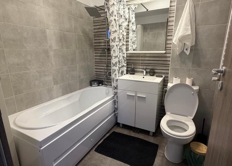 Apartament cu 2 camere decomandat în Păcii