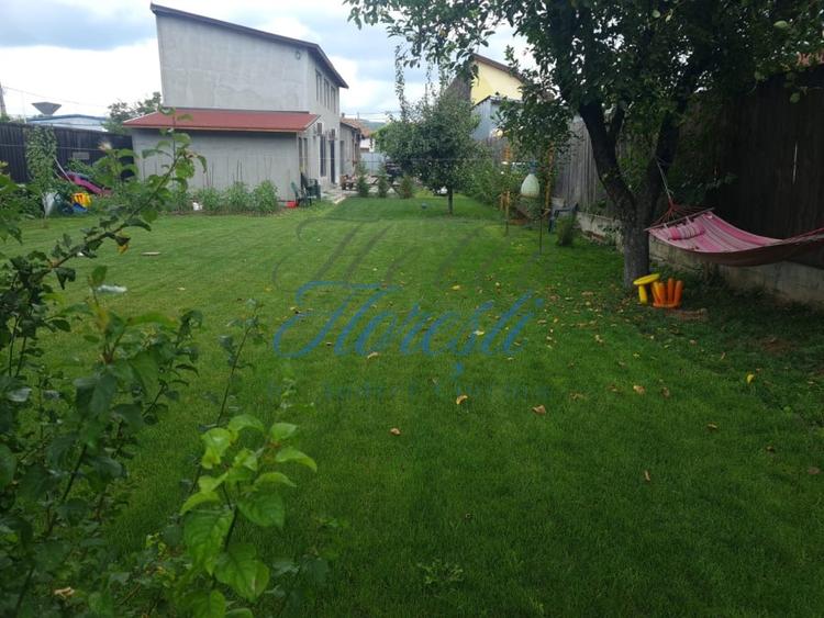 Casă individuală cu 4 camere cu Canalizare în Între Lacuri