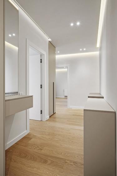 Apartament cu 3 camere decomandat, mobilat în Central