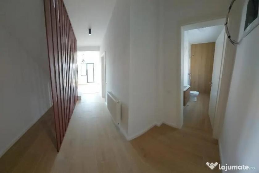 Casă cu 5 camere cu Teren 300 Mp în Central
