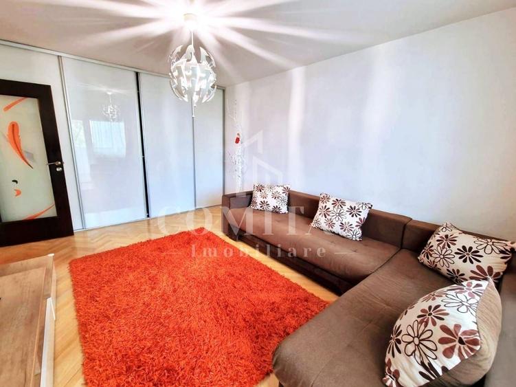 Apartament cu 3 camere decomandat, mobilat în Zorilor