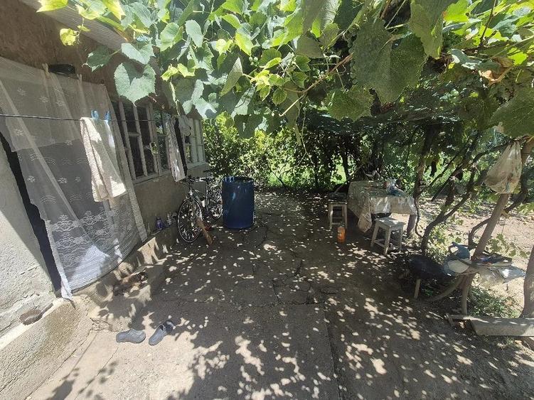 Casă cu 6 camere cu Teren 1800 Mp în Coconi