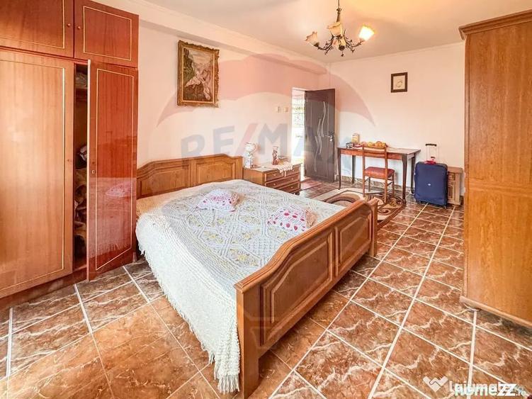 Spațiu comercial, de 573 mp, în Casa de Cultură