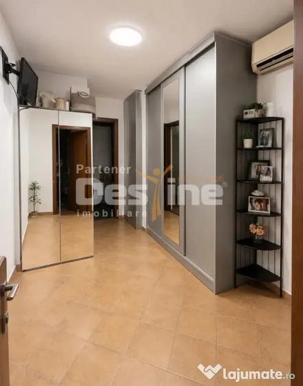 Apartament cu 3 camere decomandat în Soarelui