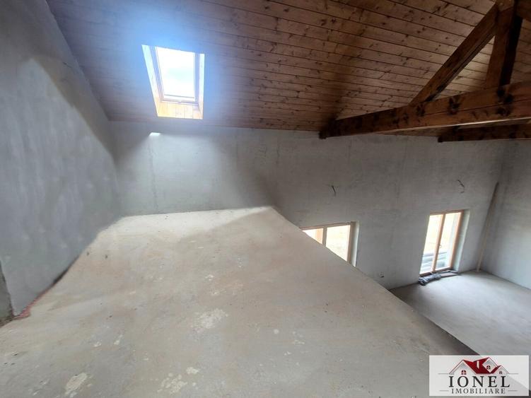 Casă individuală cu 3 camere cu Teren 6296 Mp în Meteș