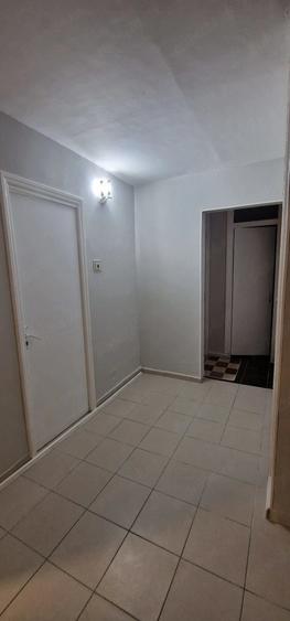 Apartament cu 2 camere decomandat, mobilat în Anda