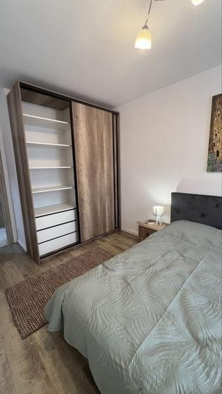 Apartament cu 2 camere decomandat în Jiului