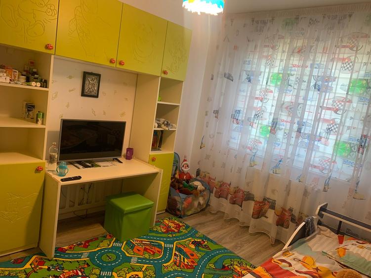 Duplex cu 4 camere cu Canalizare în Central