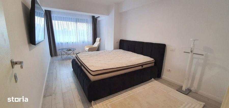 Apartament cu 4 camere, mobilat în Băneasa