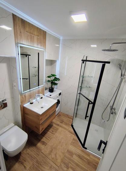 Apartament cu 2 camere decomandat în Central