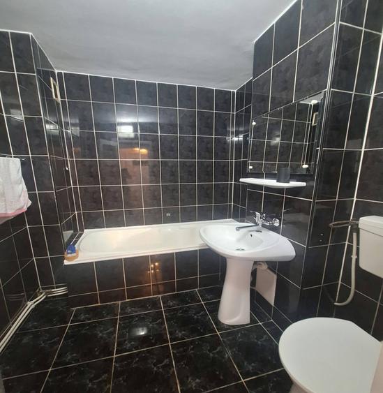 P.F. Inchiriez apartament cu 3 camere in Manastur - 1
