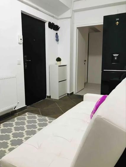 Garsonieră decomandată în Baza 3