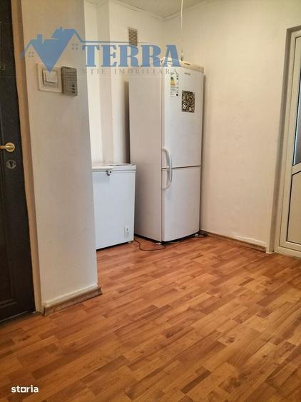 Apartament 2 camere, decomandat, etaj 3 - aproape de centru - 8