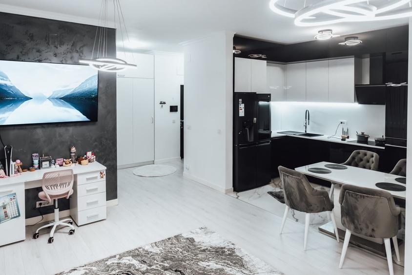 Apartament cu 3 camere decomandat în Central