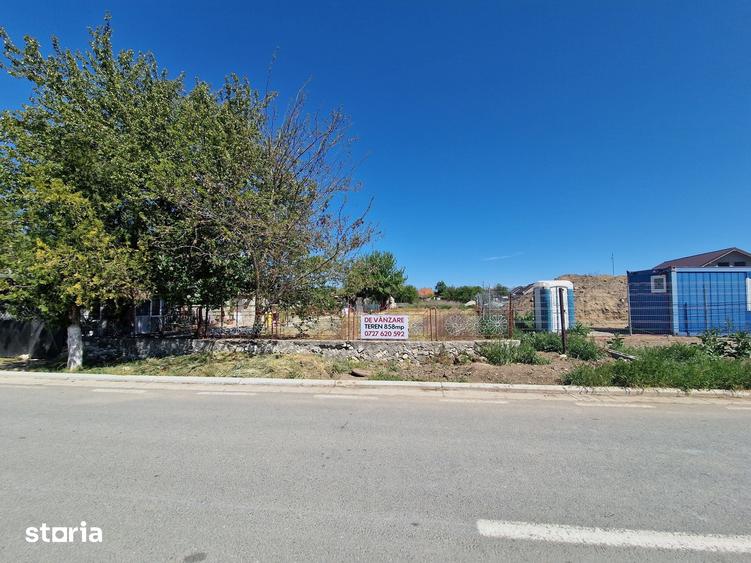 Teren de 858 mp, în Corbu