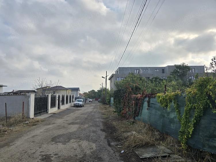 Teren de 700 mp, în Palazu Mare