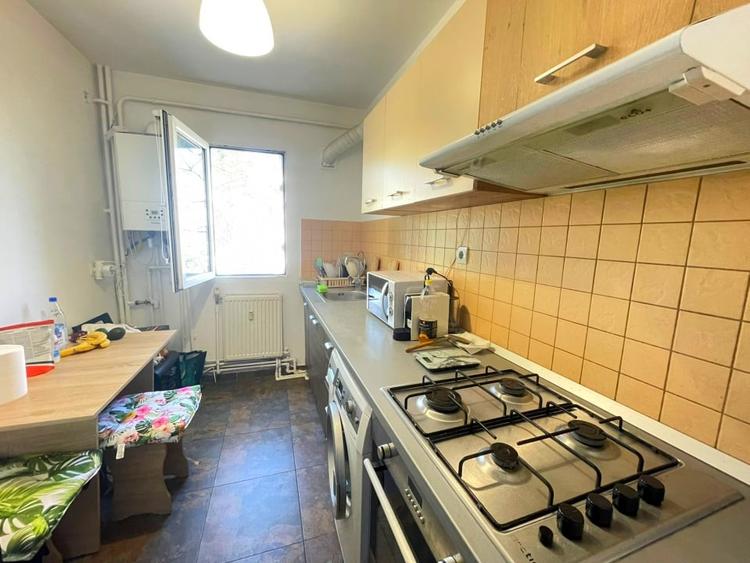 Apartament cu 2 camere nedecomandat, mobilat în Podu Roș