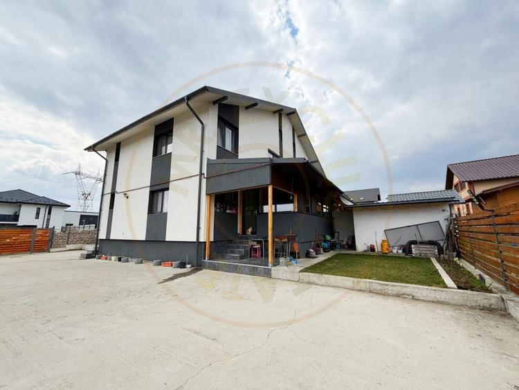 Casă individuală cu 5 camere cu Teren 400 Mp în Trivale