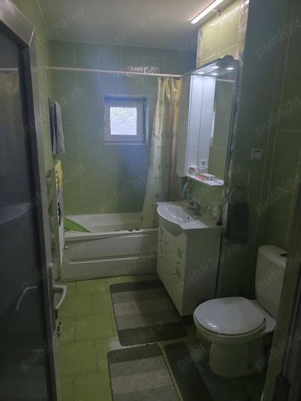 Apartament cu 4 camere decomandat în Halmeu