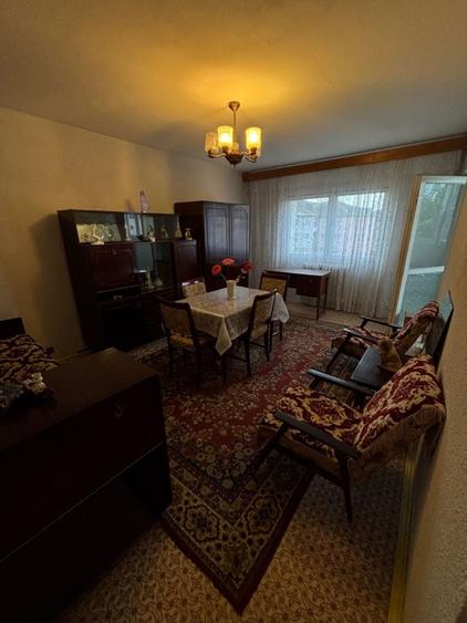 Apartament cu 2 camere decomandat, mobilat în Central