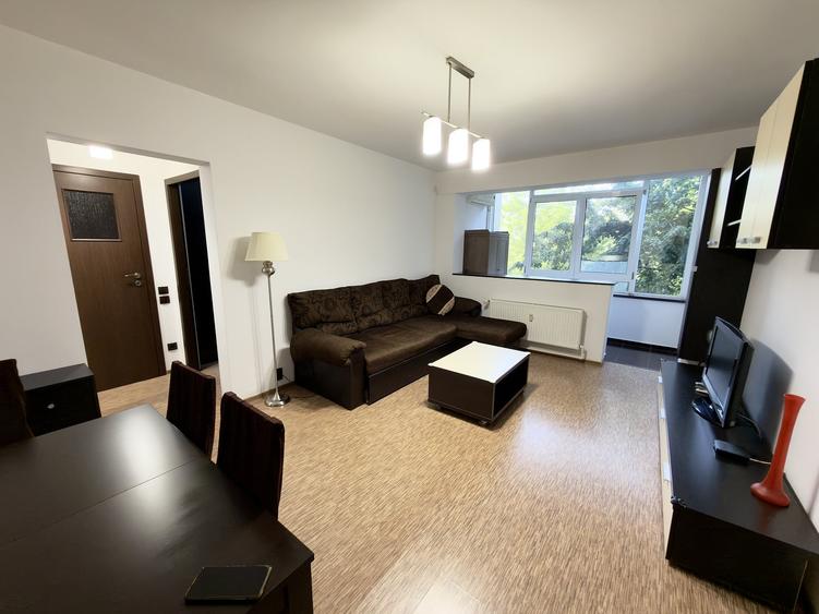 Apartament cu 2 camere semidecomandat, mobilat în Victoriei