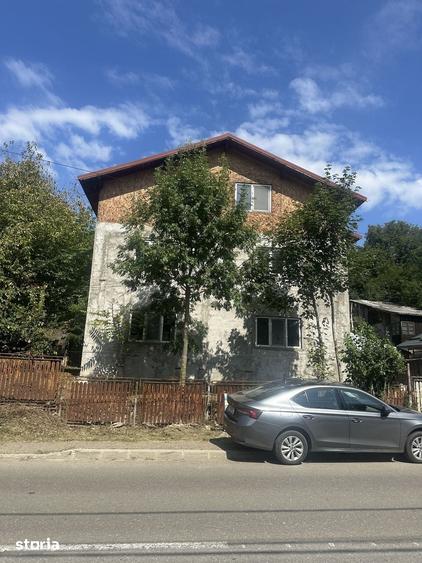 Campina - casa la ro?u - 105000 Euro/Neg. - 2