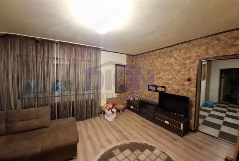 Apartament cu 2 camere în Decebal