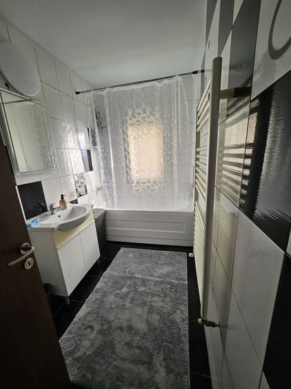 Apartament cu 2 camere decomandat în Florești