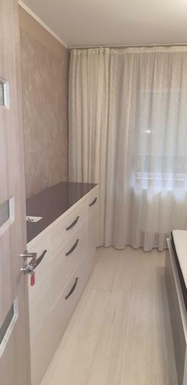 Apartament cu 3 camere decomandat în Poarta 6