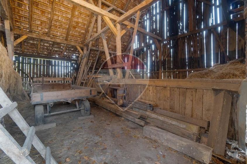 Casă individuală cu 4 camere cu Teren 1680 Mp în Stupini