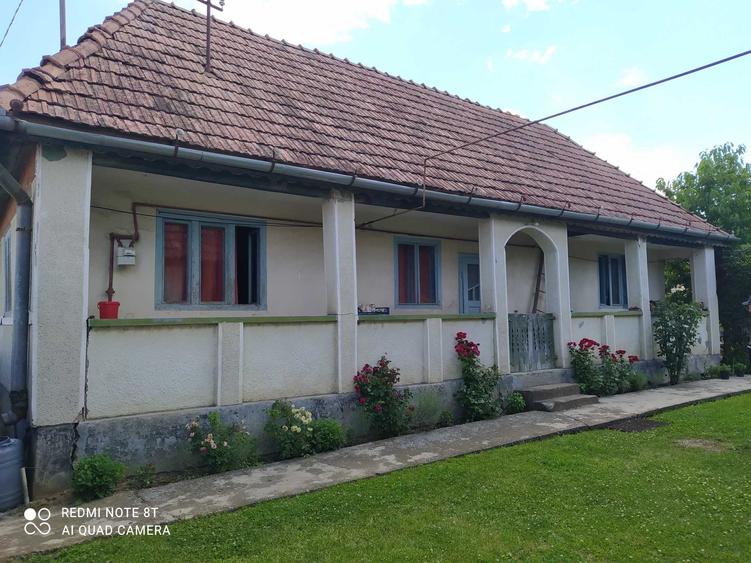 Casă cu 3 camere în Șeulia de Mureș