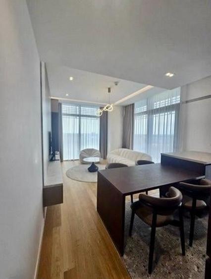 Apartament cu 3 camere semidecomandat în Floreasca