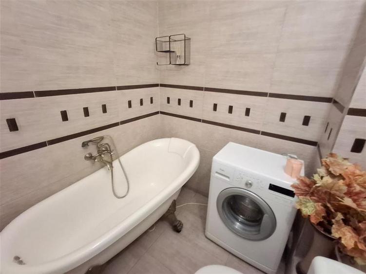 Apartament cu 2 camere semidecomandat în Turnișor