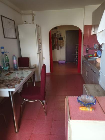 Apartament cu 4 camere decomandat, mobilat în Militari