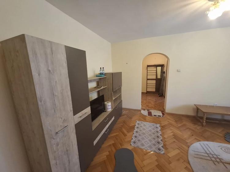 Apartament cu 2 camere semidecomandat în Tomis III