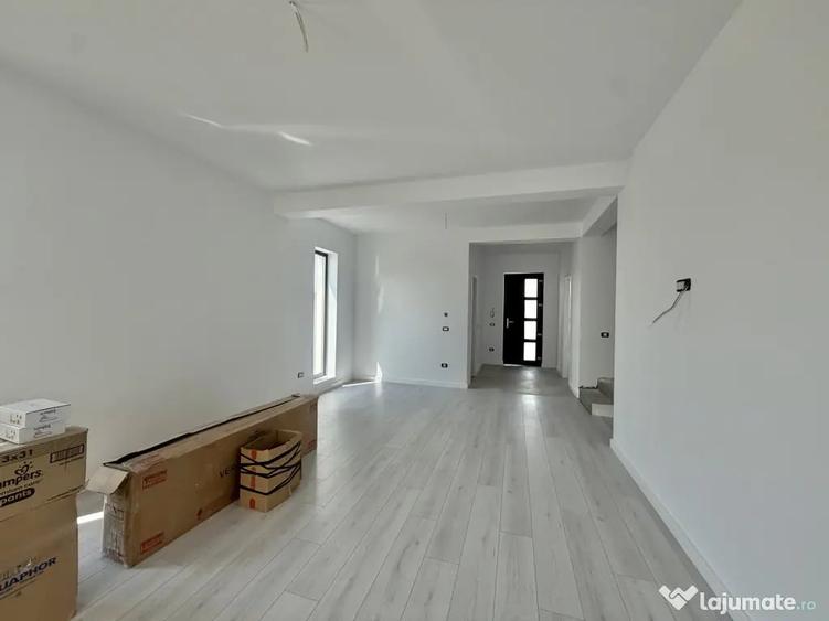 Casă cu 4 camere cu Teren 270 Mp în Giroc