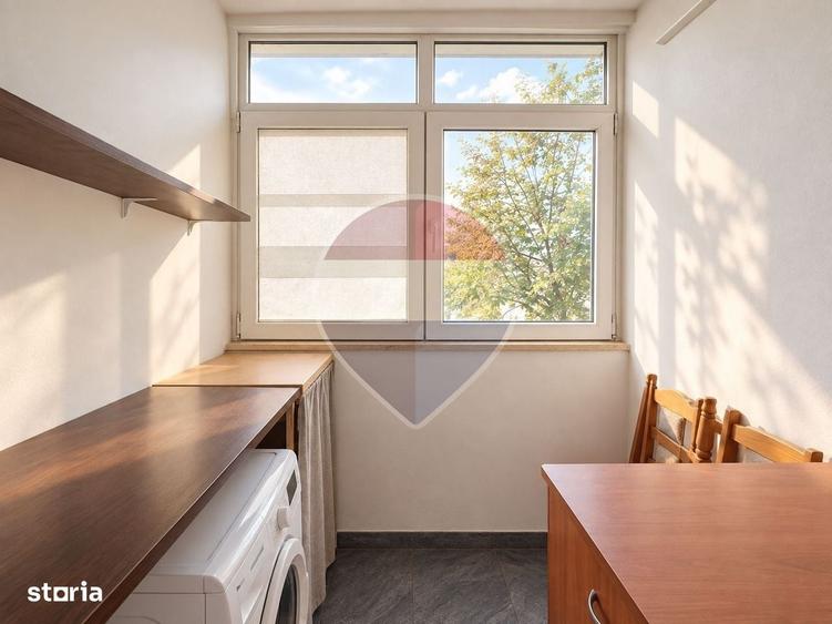 Apartament cu 3 camere semidecomandat în Milcov