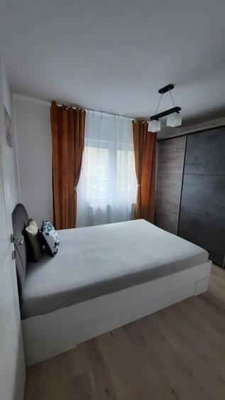 Apartament cu 2 camere semidecomandat, mobilat în Girocului