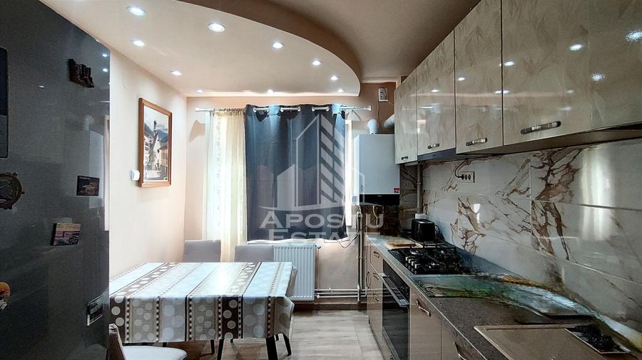Apartament cu 4 camere semidecomandat, mobilat în Miorița