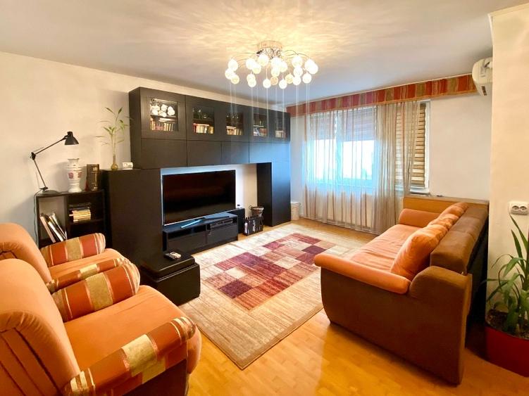 Apartament cu 3 camere decomandat, mobilat în Ultracentral