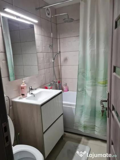 Apartament cu 2 camere decomandat în Democrației
