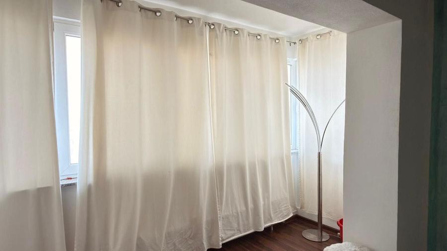 Apartament cu 2 camere semidecomandat, mobilat în Intim