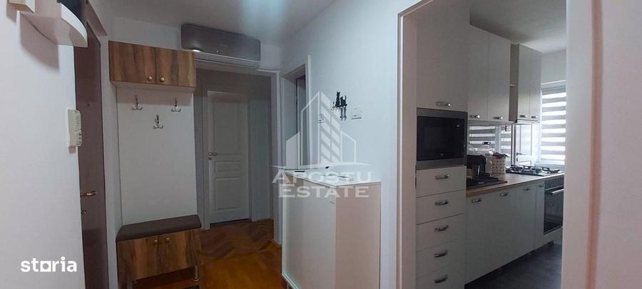 Apartament cu 3 camere decomandat în Micălaca