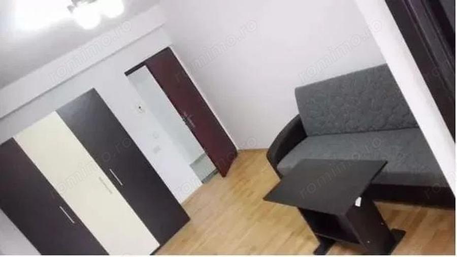 Garsonieră decomandată în UMT