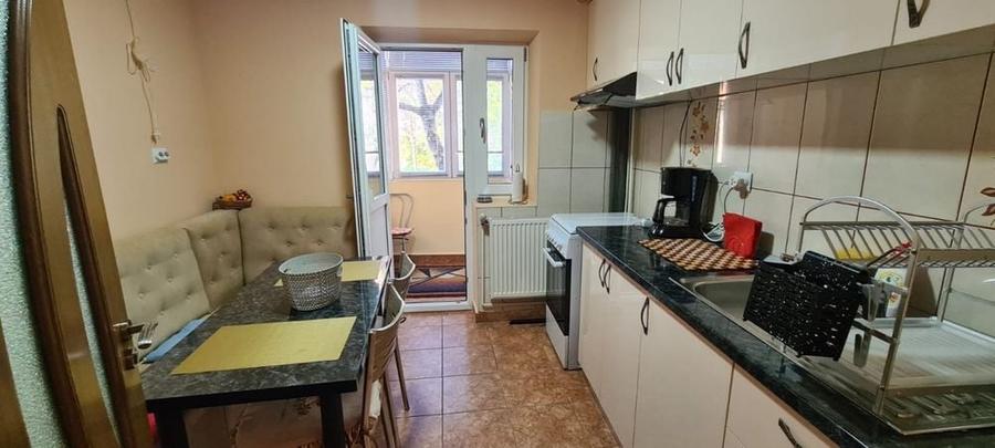Apartament cu 3 camere decomandat în 1 Mai